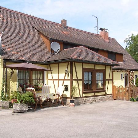 Gaestehaus "Gisela" Im Fuerstlichen Fischhaus Schillingsfürst Eksteriør bilde