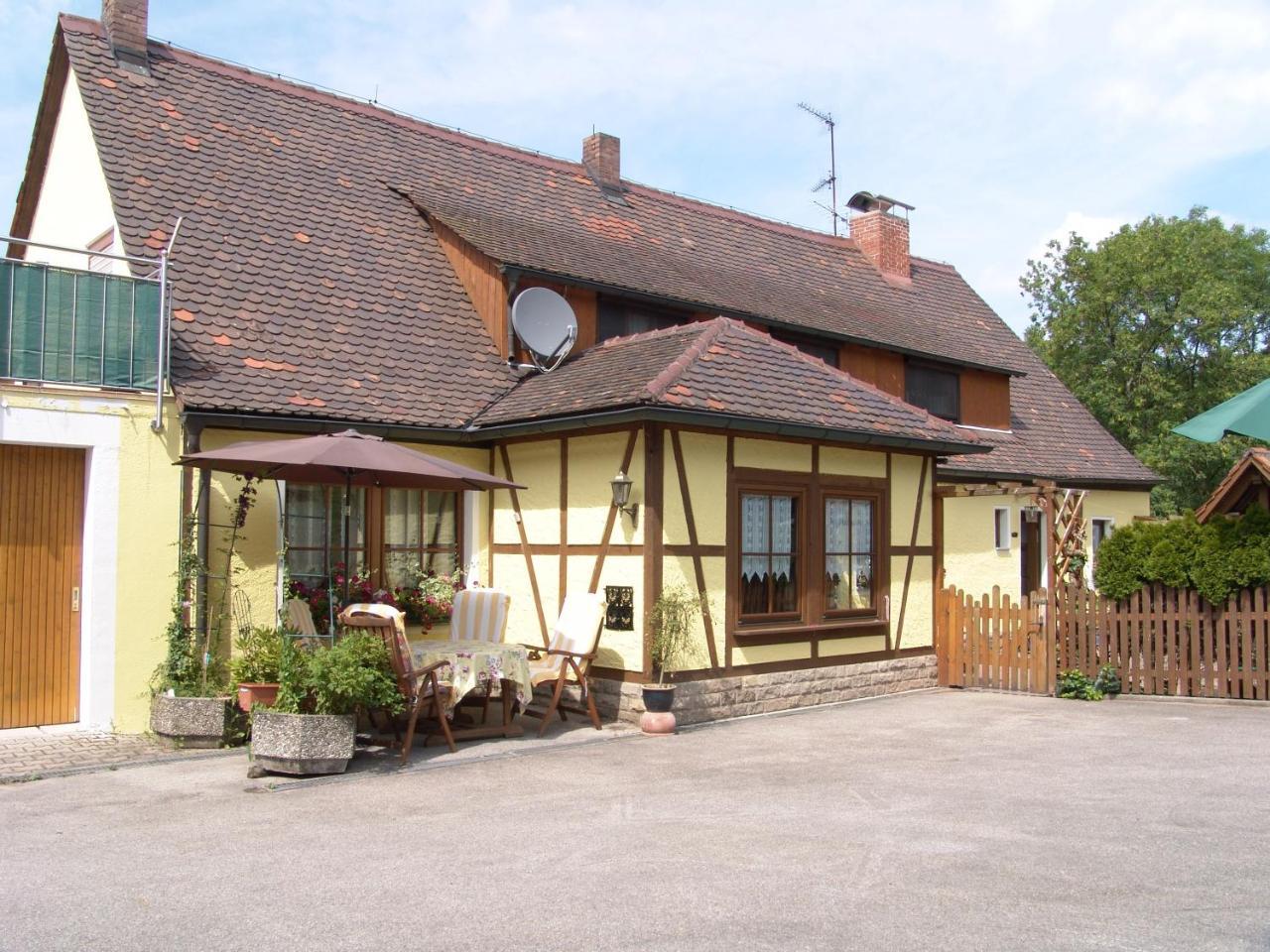 Gaestehaus "Gisela" Im Fuerstlichen Fischhaus Schillingsfürst Eksteriør bilde