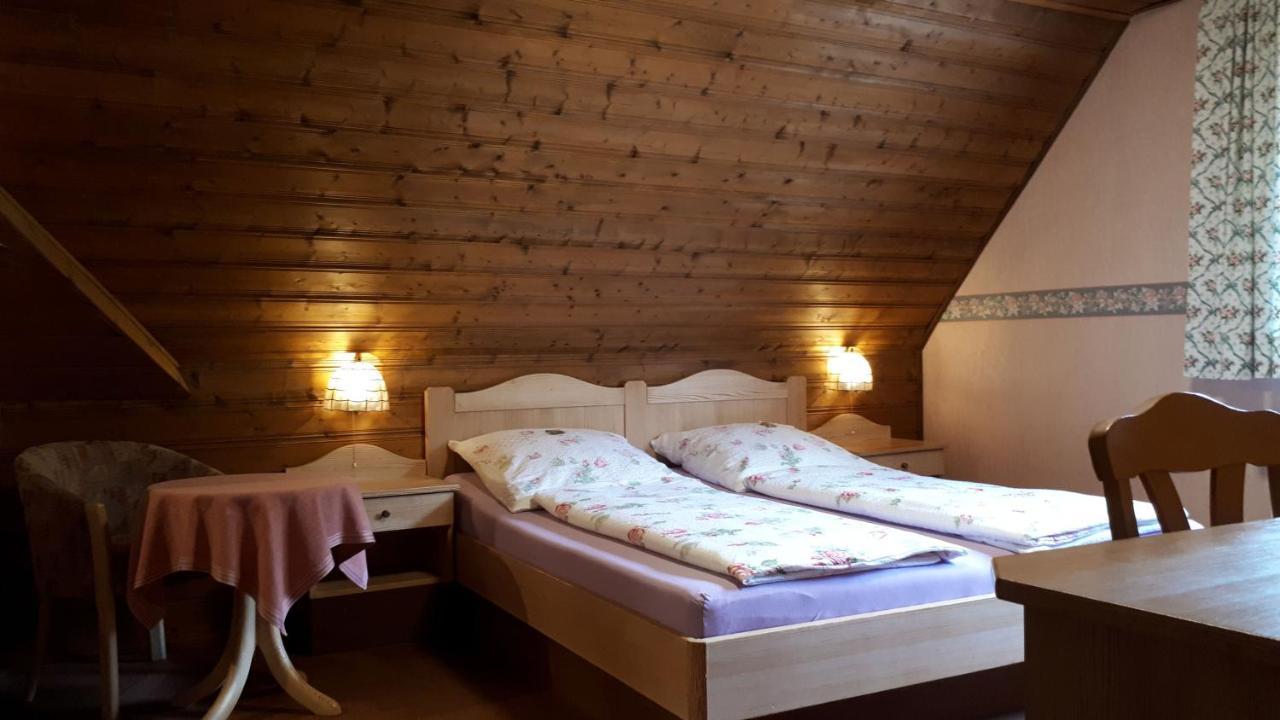 Gaestehaus "Gisela" Im Fuerstlichen Fischhaus Schillingsfürst Eksteriør bilde