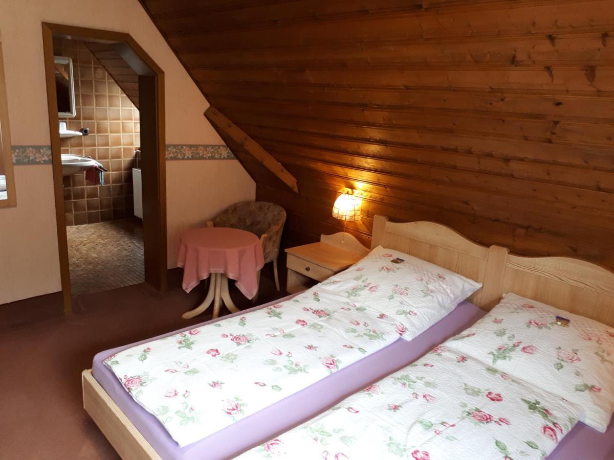 Gaestehaus "Gisela" Im Fuerstlichen Fischhaus Schillingsfürst Eksteriør bilde