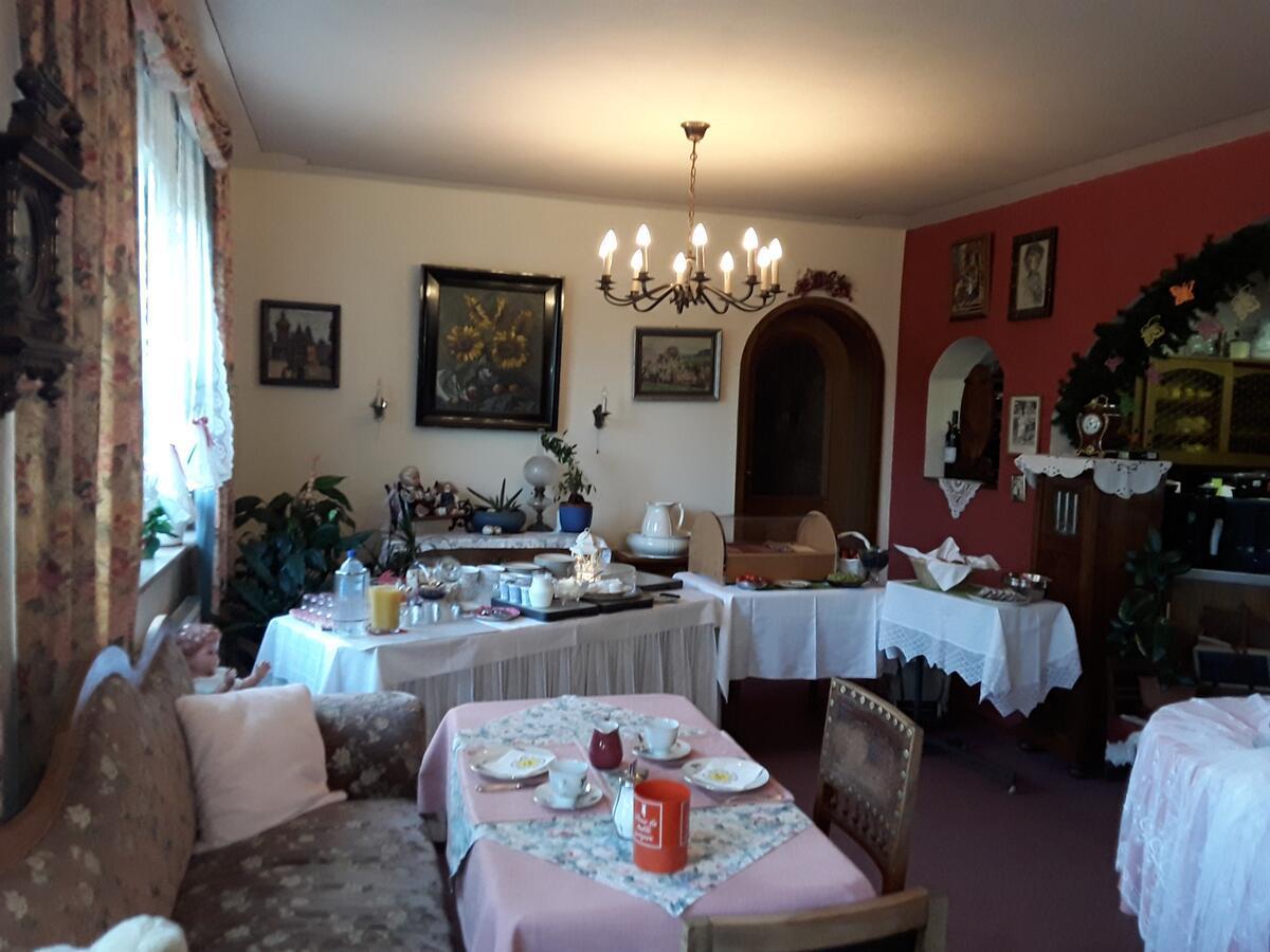 Gaestehaus "Gisela" Im Fuerstlichen Fischhaus Schillingsfürst Eksteriør bilde